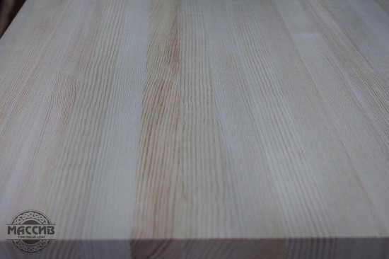 Ступень для лестницы Сосна цельноламельная Размер: 40*300*1000