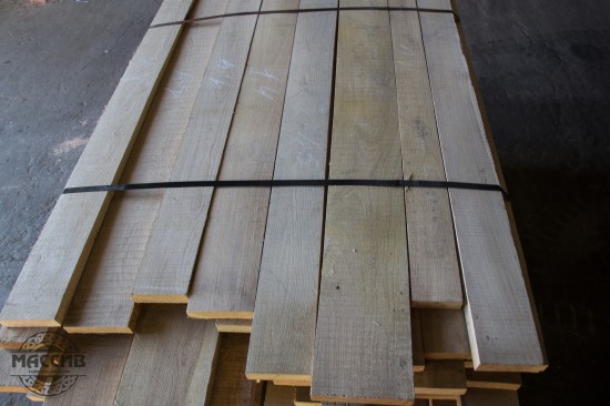 Доска столярная. Дуб. Длина 0,4-0,9 м, толщина 30 мм.