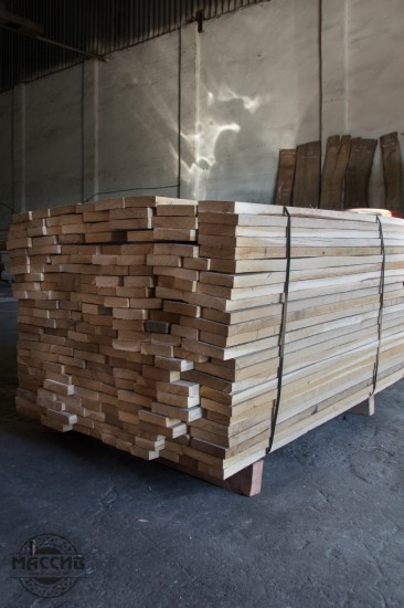 Доска столярная. Дуб. Длина 2-3,2 м, толщина 50 мм.