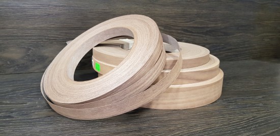 Кромка 19 мм из шпона Орех Американский (с клеем)